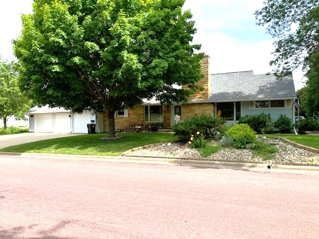 2887 30th St., Slayton, MN (Photo 1)